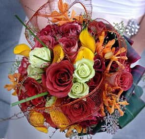 Нежные, хрупкие и красивые цветы — непременный и важный атрибут оформления любой свадьбы в Тайланде, Индонезии или Малайзии. Удачное и эффектное флористическое оформление создаст на свадьбе особую атмосферу — непередаваемо романтичную и трогательную.