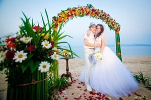 Невероятные эмоции, волнующее море, закаты все это остров Самуи и свадьба на острове Самуи! Остров, где минуты кажутся мгновения рая, место, где свадьба в Таиланде настоящая тропическая сказка! Сегодня свадьба за границей не сказка, а сбывшаяся реальность!