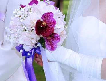 Нежные, хрупкие и красивые цветы — непременный и важный атрибут оформления любой свадьбы в Тайланде, Индонезии или Малайзии. Удачное и эффектное флористическое оформление создаст на свадьбе особую атмосферу — непередаваемо романтичную и трогательную.