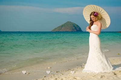 泰國獨特的婚禮儀式和浪漫晚餐。華欣、蘇梅島、昌島和其他島嶼。專業的照片拍攝和難忘的時刻，充滿熱帶的溫暖和海風的柔情。.