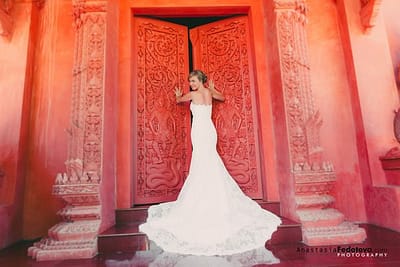 泰國獨特的婚禮儀式和浪漫晚餐。華欣、蘇梅島、昌島和其他島嶼。專業的照片拍攝和難忘的時刻，充滿熱帶的溫暖和海風的柔情。.