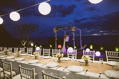 泰國獨特的婚禮儀式和浪漫晚餐。華欣、蘇梅島、昌島和其他島嶼。專業的照片拍攝和難忘的時刻，充滿熱帶的溫暖和海風的柔情。.