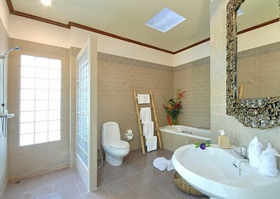 Выберите для своего отдыха или свадьбы в Тайланде, Индонезии, Малайзии виллу. Пусть на мгновение, длительность которого зависит  только от вас, этот уголок рая будет ваш.