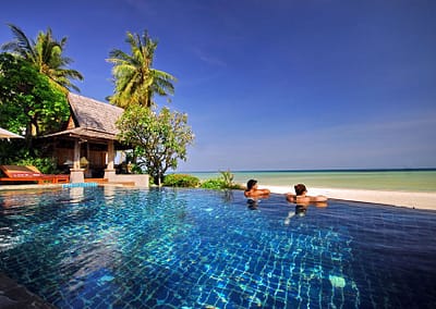 Выберите для своего отдыха или свадьбы в Тайланде, Индонезии, Малайзии виллу. Пусть на мгновение, длительность которого зависит  только от вас, этот уголок рая будет ваш.