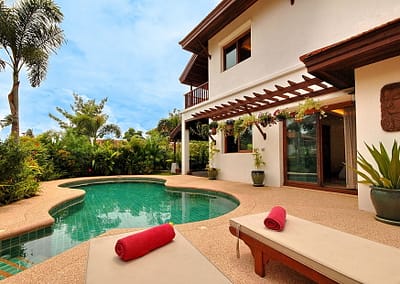 Выберите для своего отдыха или свадьбы в Тайланде, Индонезии, Малайзии виллу. Пусть на мгновение, длительность которого зависит  только от вас, этот уголок рая будет ваш.