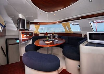 Море… оно всегда манит и притягивает к себе.