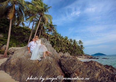 Друзья, если Вы задумались о профессиональной фотосессии Таиланде, то наши советы как раз для Вас, мы озвучим не только принципы выбора фотографа в Таиланде, но и дадим полезные советы о том, как правильно подобрать одежду и обувь для фотосессии.