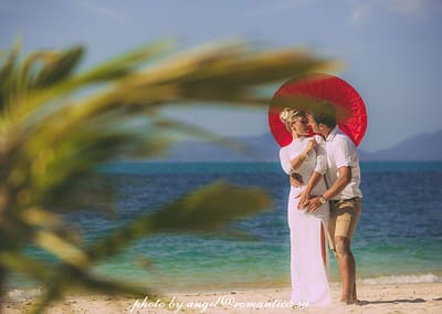 Свадьба -это из самых главных событий в вашей семейной жизни и конечно хочется, чтобы эти моменты оставались с вами как можно дольше! Подарите себе такую сказку в виде фотосессии в Таиланде! Снимки сделанные в самых ярких уголках Сиама будут радовать вас не один год не только вас, но и вашу семью, а те эмоции, улыбки и искорки в глазах во время съемочного дня станут для вас моментом истинного счастья!