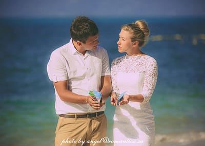 Свадьба -это из самых главных событий в вашей семейной жизни и конечно хочется, чтобы эти моменты оставались с вами как можно дольше! Подарите себе такую сказку в виде фотосессии в Таиланде! Снимки сделанные в самых ярких уголках Сиама будут радовать вас не один год не только вас, но и вашу семью, а те эмоции, улыбки и искорки в глазах во время съемочного дня станут для вас моментом истинного счастья!