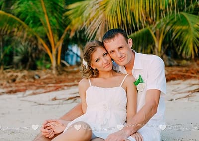 Приехав в солнечный Таиланд вы можете не только наслаждаться красотой пляжей, лазурными волнами, тропической природой, но и посветить незабываемые минуты для себя, оставив в памяти все события этих сказочных дней и наши фотографы с удовольствием вам в этом помогут.