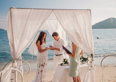 Церемония на пляже острова Ко Чанг Таиланд