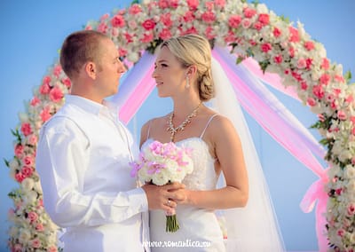 Приехав в солнечный Таиланд вы можете не только наслаждаться красотой пляжей, лазурными волнами, тропической природой, но и посветить незабываемые минуты для себя, оставив в памяти все события этих сказочных дней и наши фотографы с удовольствием вам в этом помогут.