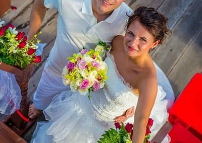 Сказочная свадьба на корабле с алыми парусами - может стать явью, все это свадьба на Самуи. Среди лазурного моря, шумом волн и любимого человека рядом, вы скажите самые главные слова друг другу. Свадьба в Тайланде, это не только свадьба на пляже или водопаде, а так же эксклюзивная свадьба на яхте или парусном корабле от нашей команды. Если вы мечтаете о такой свадьбе- свяжитесь с нами через форму обратной связи на нашем сайте или позвоните нам!