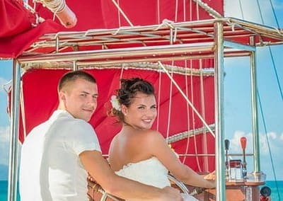 Сказочная свадьба на корабле с алыми парусами - может стать явью, все это свадьба на Самуи. Среди лазурного моря, шумом волн и любимого человека рядом, вы скажите самые главные слова друг другу. Свадьба в Тайланде, это не только свадьба на пляже или водопаде, а так же эксклюзивная свадьба на яхте или парусном корабле от нашей команды. Если вы мечтаете о такой свадьбе- свяжитесь с нами через форму обратной связи на нашем сайте или позвоните нам!