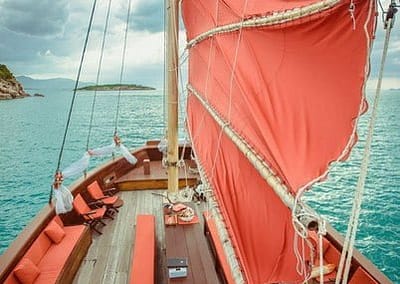 Сказочная свадьба на корабле с алыми парусами - может стать явью, все это свадьба на Самуи. Среди лазурного моря, шумом волн и любимого человека рядом, вы скажите самые главные слова друг другу. Свадьба в Тайланде, это не только свадьба на пляже или водопаде, а так же эксклюзивная свадьба на яхте или парусном корабле от нашей команды. Если вы мечтаете о такой свадьбе- свяжитесь с нами через форму обратной связи на нашем сайте или позвоните нам!