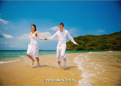 Романтическое путешествие и свадьба на пангане - это возможность не только провести символическую свадебную церемонию на великолепном тропическом острове,  но и возможность оценить по достоинству ночную жизнь Пангана, которая прославилась далеко за пределами Таиланда.