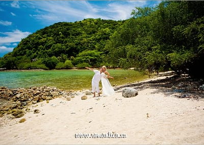 Романтическое путешествие и свадьба на пангане - это возможность не только провести символическую свадебную церемонию на великолепном тропическом острове,  но и возможность оценить по достоинству ночную жизнь Пангана, которая прославилась далеко за пределами Таиланда.