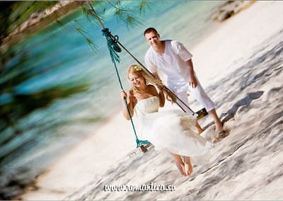 Романтическое путешествие и свадьба на пангане - это возможность не только провести символическую свадебную церемонию на великолепном тропическом острове,  но и возможность оценить по достоинству ночную жизнь Пангана, которая прославилась далеко за пределами Таиланда.