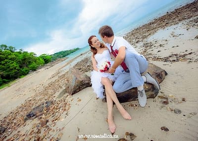 Друзья, если Вы задумались о профессиональной фотосессии Таиланде, то наши советы как раз для Вас, мы озвучим не только принципы выбора фотографа в Таиланде, но и дадим полезные советы о том, как правильно подобрать одежду и обувь для фотосессии.