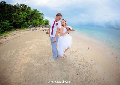 Друзья, если Вы задумались о профессиональной фотосессии Таиланде, то наши советы как раз для Вас, мы озвучим не только принципы выбора фотографа в Таиланде, но и дадим полезные советы о том, как правильно подобрать одежду и обувь для фотосессии.