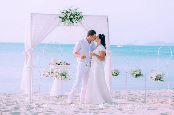 Examples of ceremony decoration: flower arches and tents Wedding and event planner in Thailand. Hua Hin, Koh Samui and Chang islands and others Tent for Chang